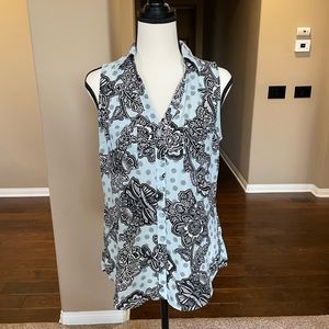 Sleeveless blouse with design